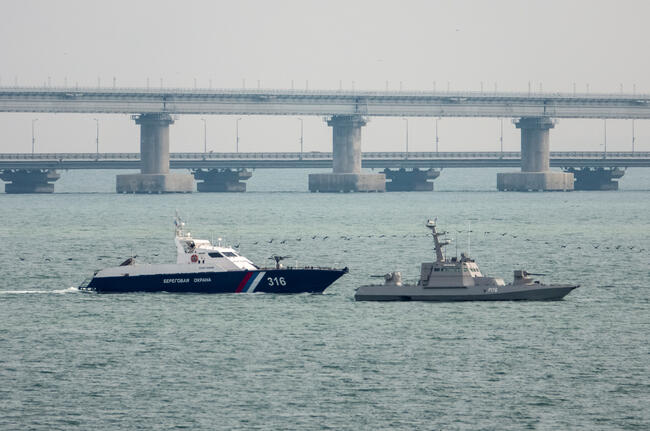 Rusya, el koyduğu savaş gemilerini Ukrayna'ya teslim ediyor