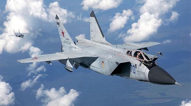 Rusya'dan ABD'li ve Norveç'li savaş uçaklarına önleme