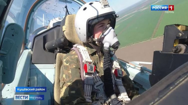 Rusya'nın ilk kadın askeri pilotları mezun oldu