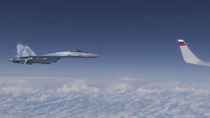 Rusya, NATO uçağının tehlikeli yakınlaşma görüntüsünü yayınladı