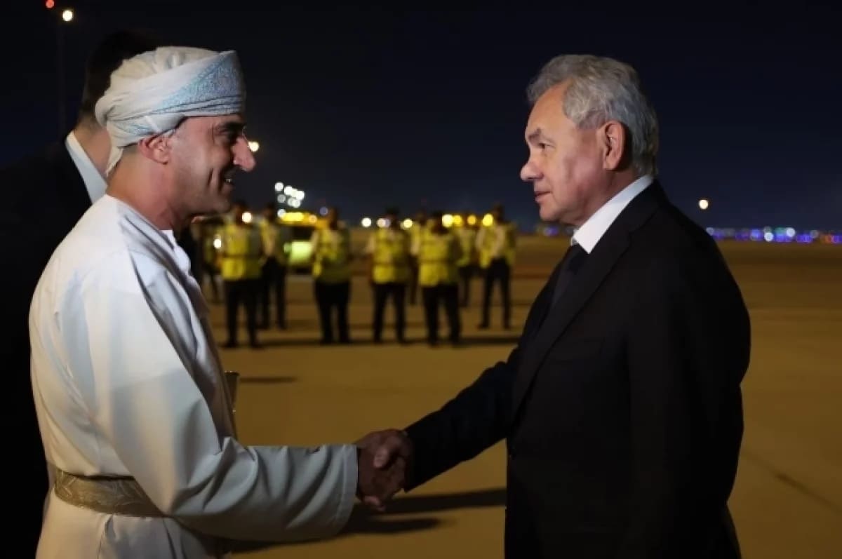 Şoygu, Umman'da Askeri Stratejik İlişkileri Görüştü