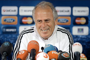 Mustafa Denizli: CSKA maçını  kaybedersek istifa ederim