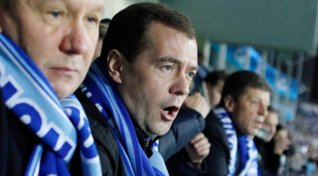 Medvedev eşiyle birlikte Zenit - Shaktar Donetsk karşılaşmasını stadyumda izledi 
