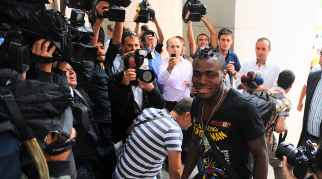 Rusya'da forma giyen Emenike'ye 3 yıl hapis şoku