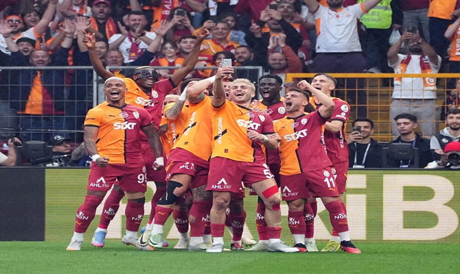 Galatasaray Tarih Yazdı: 25. Şampiyonlukla 5. Yıldız Takıldı