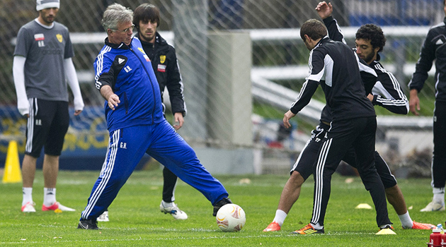 Antrenmanda sakatlanan Hiddink hastaneye kaldırıldı