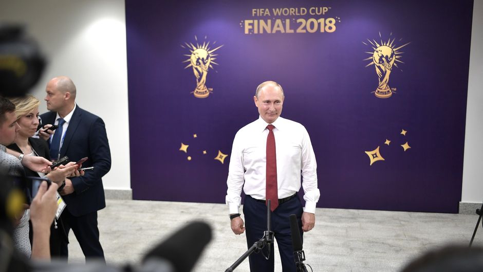 Putin'den futbolseverlere jest: 2018 sonuna kadar vizesiz seyahat