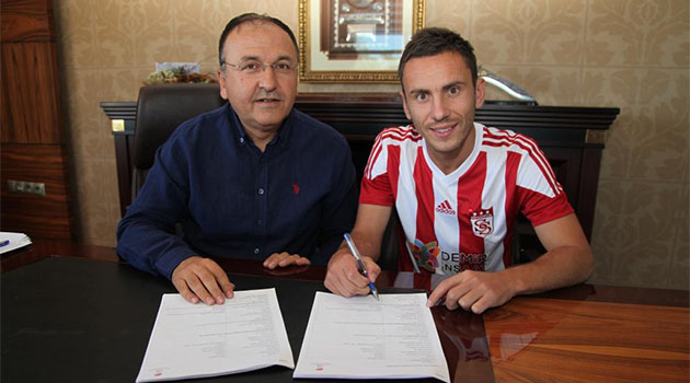 Sivasspor, Sergey Rıybalka ile 1 yıllık sözleşme imzaladı