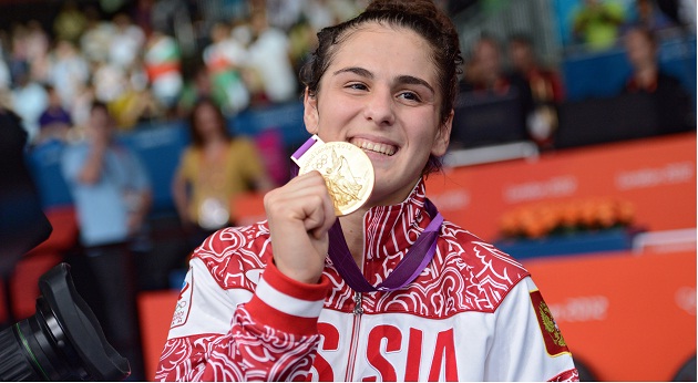 Rus sporcu Natalya Vorobyeva güreşte altın madalya aldı