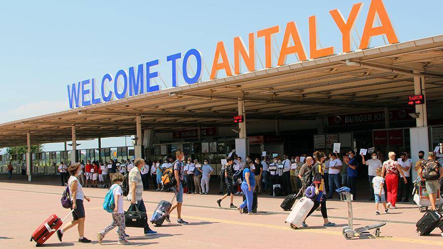 İki günde Antalya’ya 72 binden fazla Rus turist geldi