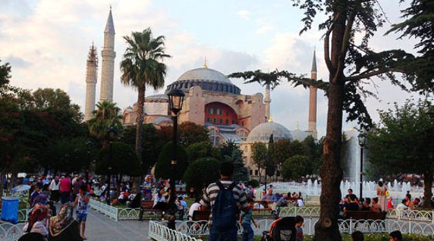 Rusya'yı 25, Türkiye'yi 35 milyon turist ziyaret etti