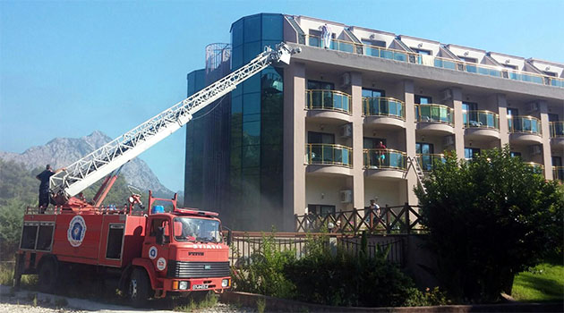 Kemer'deki otel yangınında 3 Rusya vatandaşı yaralandı