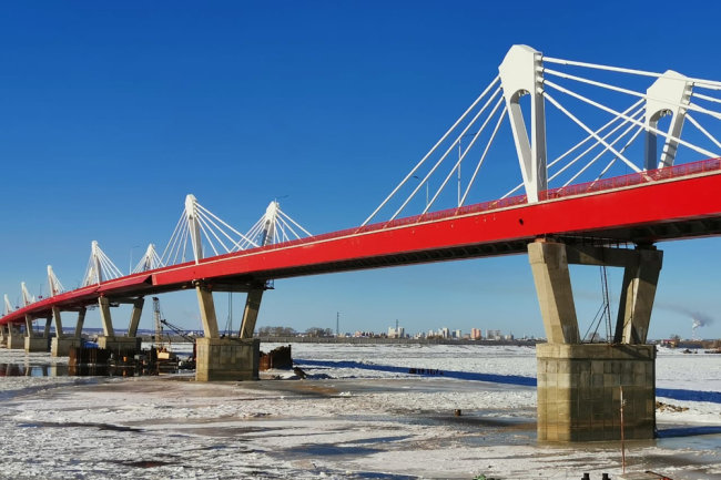 Rusya’yı Çin’e bağlayan otoyol köprüsünün inşaası tamamlandı