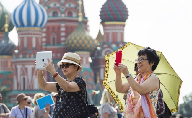 Putin’den Turist grupları için vizesiz rejim yaygınlaşsın teklifi