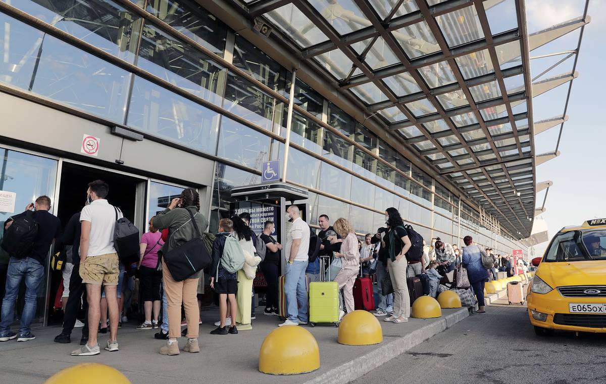 Rusya, 2 ülkeye daha uçuş yasağını kaldırdı