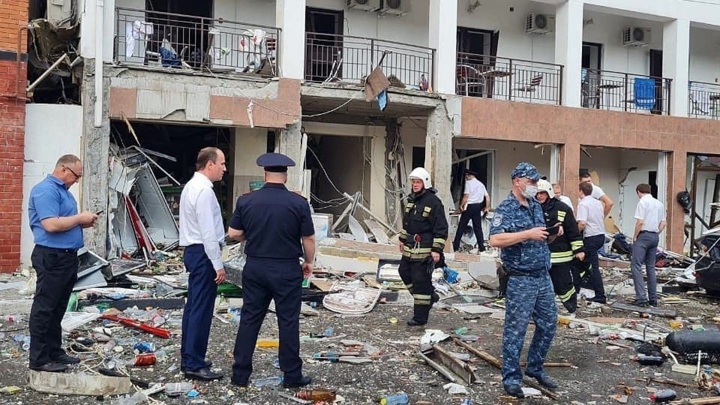 Rusya’nın turistik şehrinde bir otelde patlama meydana geldi: Ölü ve yaralılar var- Video