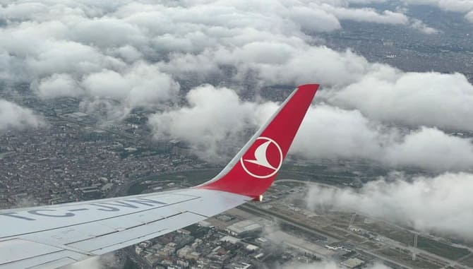 Ukrayna İHA Saldırıları THY'yi Moskova Yerine St. Petersburg'a Yönelmeye Zorluyor